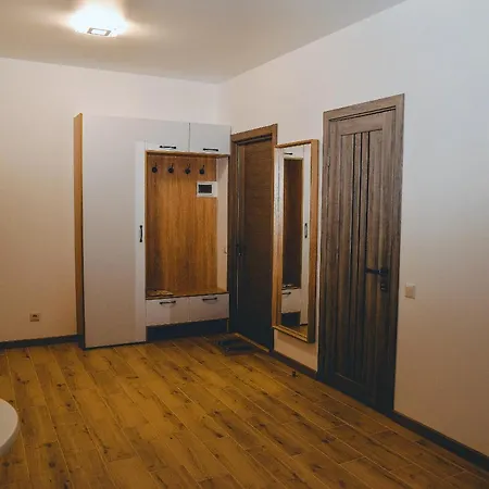 Four Rooms Apartments Cherkasy Exterior photo